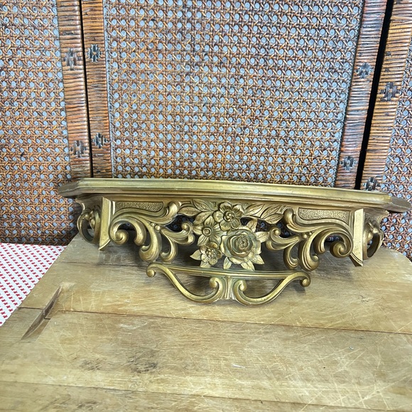 Vintage gold resin shelf wall decor regency - Picture 1 of 12